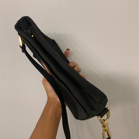 Simple Black Apostrophe Purse - Picture 2 of 9